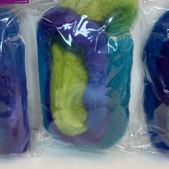 Dimensions FeltWorks Needle Felting Wool Roving Cool Blue Green Purple 3 Packs - Picture 3 of 13
